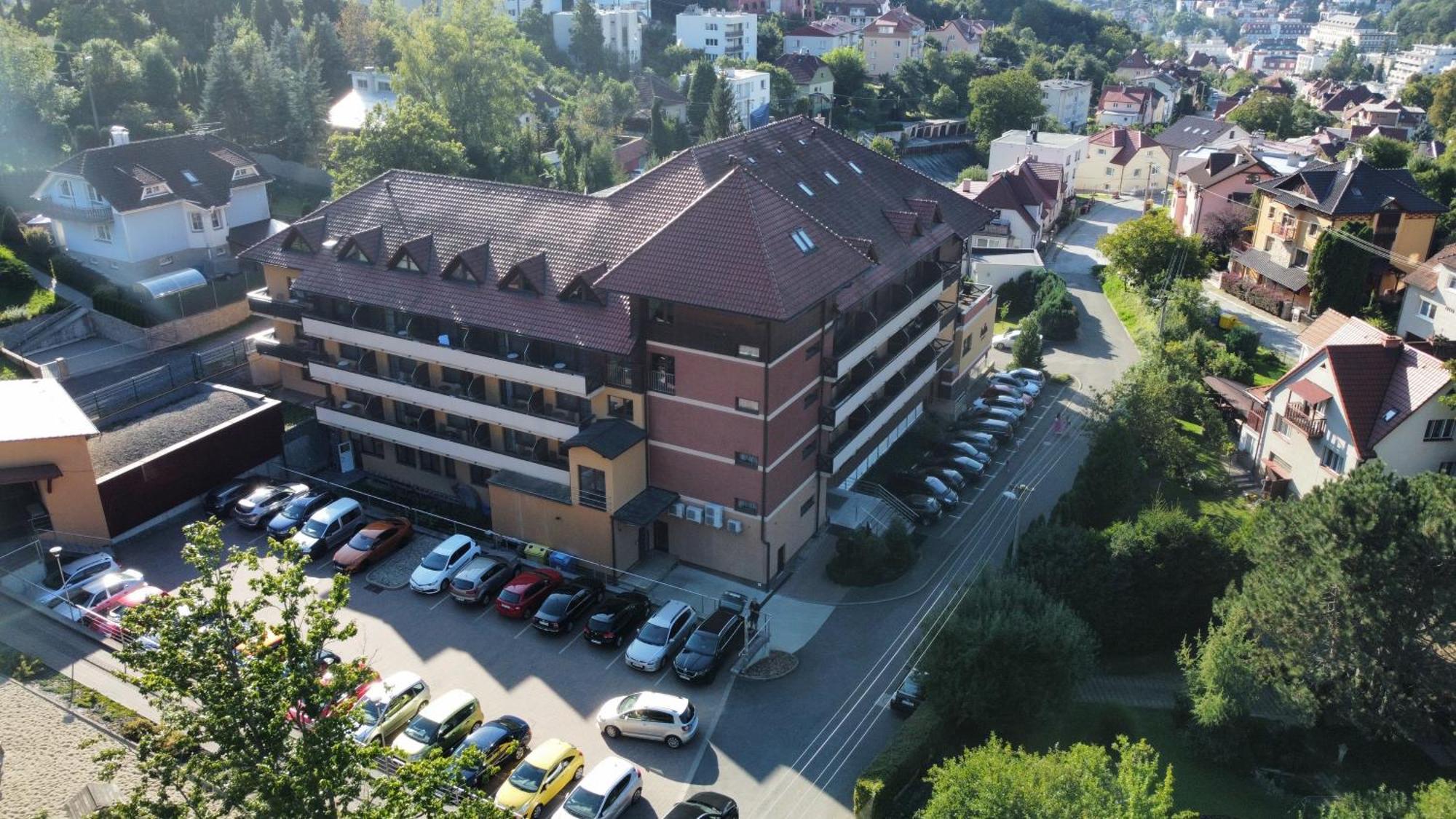 Hotel Ambra Luhacovice Exterior photo